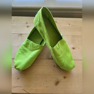 Toms Green Women's Size 8 Flats Slip-On